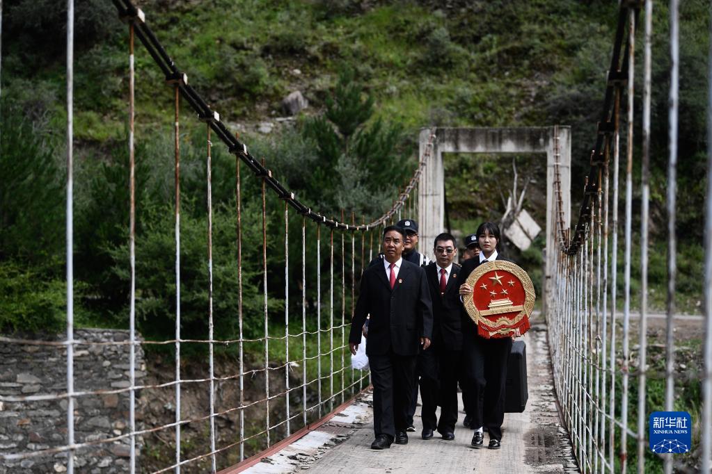 奋进新征程 建功新时代·非凡十年丨迈出法治中国建设新步伐——新时代推进全面依法治国述评