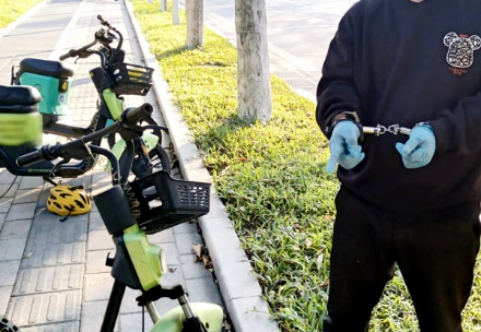 广州黄埔17辆共享电动自行车电池被盗，原系内鬼作案