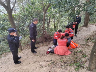 男子山中摔伤被困  广东珠海警民合力成功救援