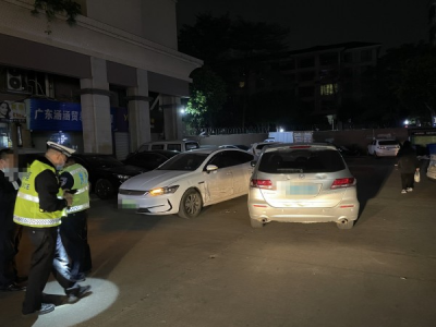 广东省中山醉驾男子肇事并弃车逃逸，返回现场观望被民警抓获！