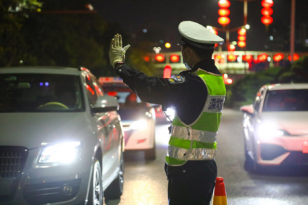深圳公安专项整治行动成效显著 重点区域涉炸街警情降65%