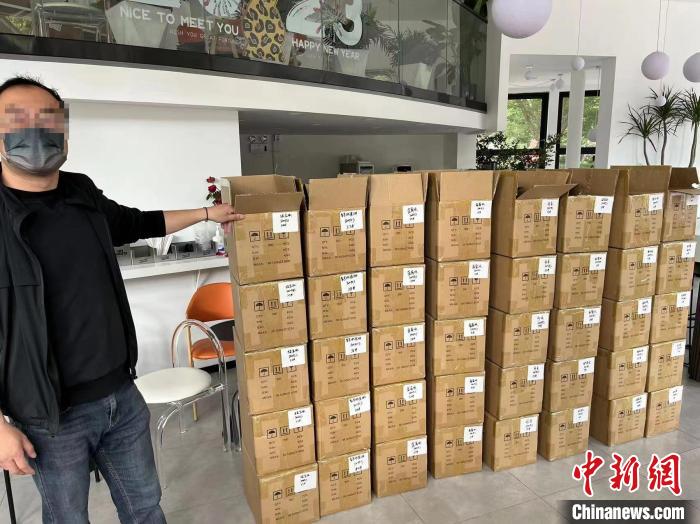 成本40元售价上千元 上海宝山警方全链条捣毁一生产、运输、销售非国标电子烟犯罪团伙
