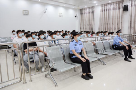 广东省惠州市龙门县法院组织学生旁听“帮信罪”案件庭审