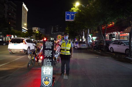 广东惠州公安开展夏夜治安巡查宣防集中统一行动