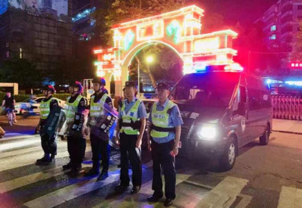 广州警方开展夏夜治安巡查宣防集中统一行动再添新战果