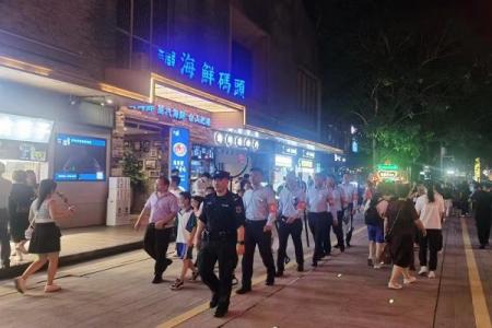 深圳公安深入开展夏夜治安巡查宣防第一次集中统一行动