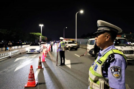 广州警方开展夏夜治安巡查宣防全省第六次集中统一行动