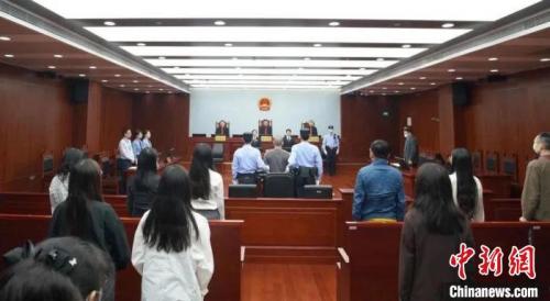 上海二中院一审公开宣判被告人侯晓飞故意杀人案