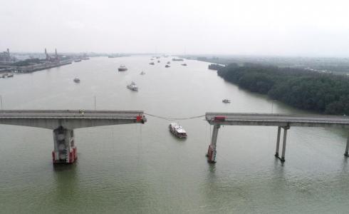 新华社快讯：广州南沙“船撞桥”事故已造成5人死亡
