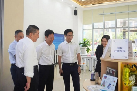 广东省惠州市委政法委领导到市12355青少年服务中心调研