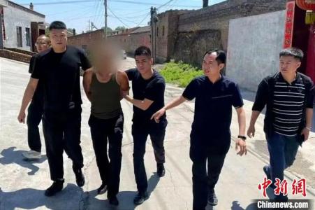 山西山阴警方抓获潜逃10年的公安部级逃犯
